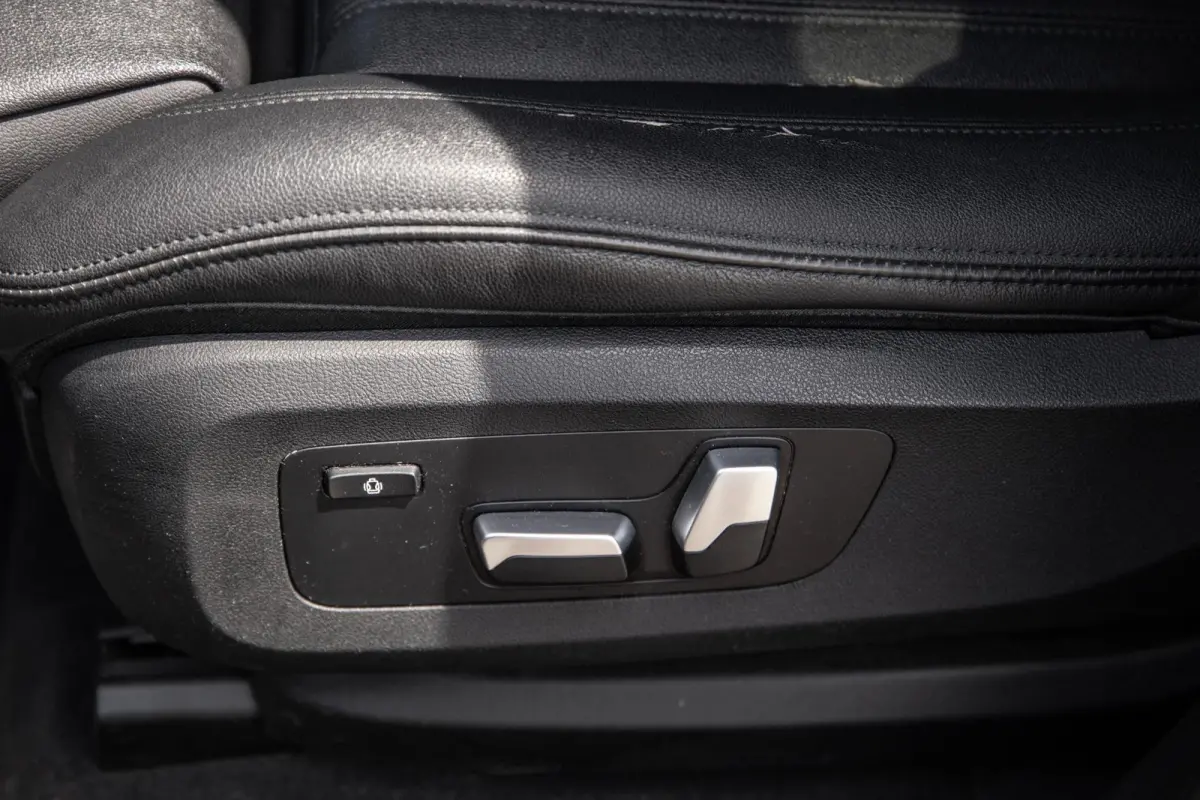 xDrive45e Executive CARPLAY / CAMERA / DEALER ONDERHOUDEN / LEER / STOELVERWARMING / BLACK ON BLACK