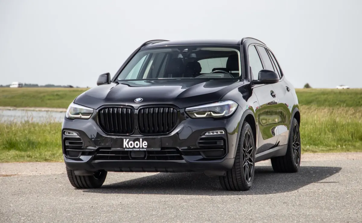 xDrive45e Executive CARPLAY / CAMERA / DEALER ONDERHOUDEN / LEER / STOELVERWARMING / BLACK ON BLACK