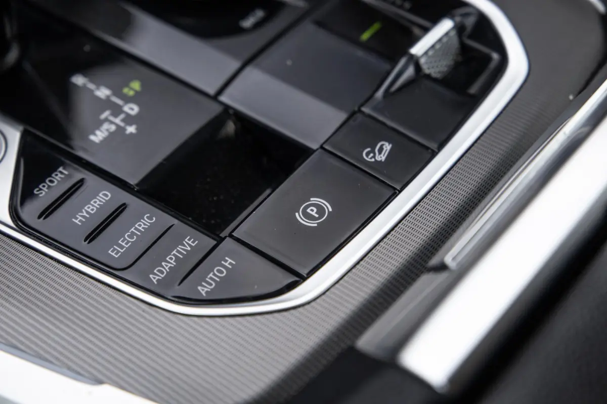 xDrive45e Executive CARPLAY / CAMERA / DEALER ONDERHOUDEN / LEER / STOELVERWARMING / BLACK ON BLACK