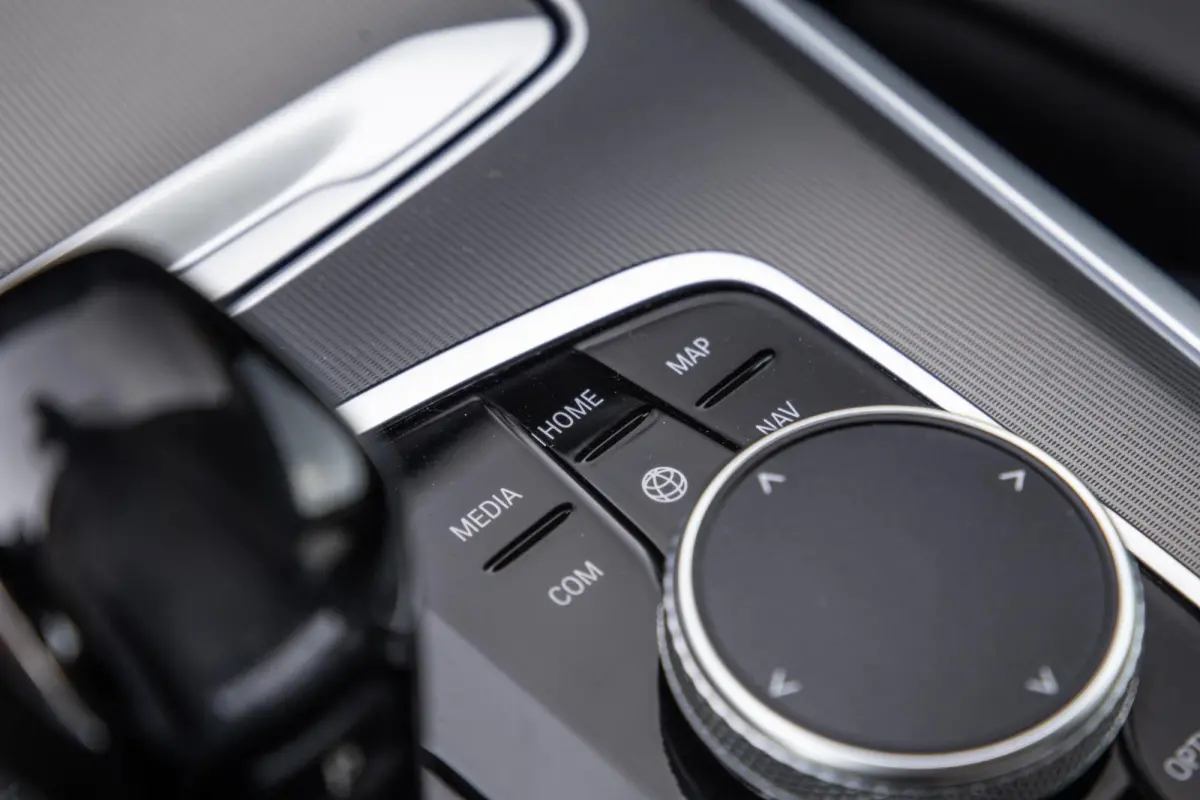 xDrive45e Executive CARPLAY / CAMERA / DEALER ONDERHOUDEN / LEER / STOELVERWARMING / BLACK ON BLACK