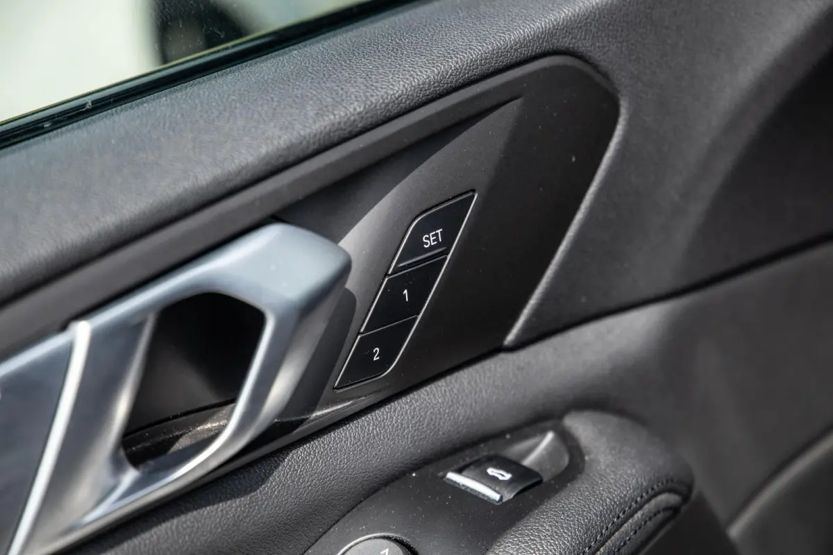 xDrive45e Executive CARPLAY / CAMERA / DEALER ONDERHOUDEN / LEER / STOELVERWARMING / BLACK ON BLACK