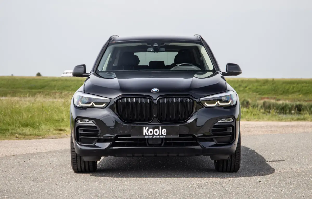 xDrive45e Executive CARPLAY / CAMERA / DEALER ONDERHOUDEN / LEER / STOELVERWARMING / BLACK ON BLACK
