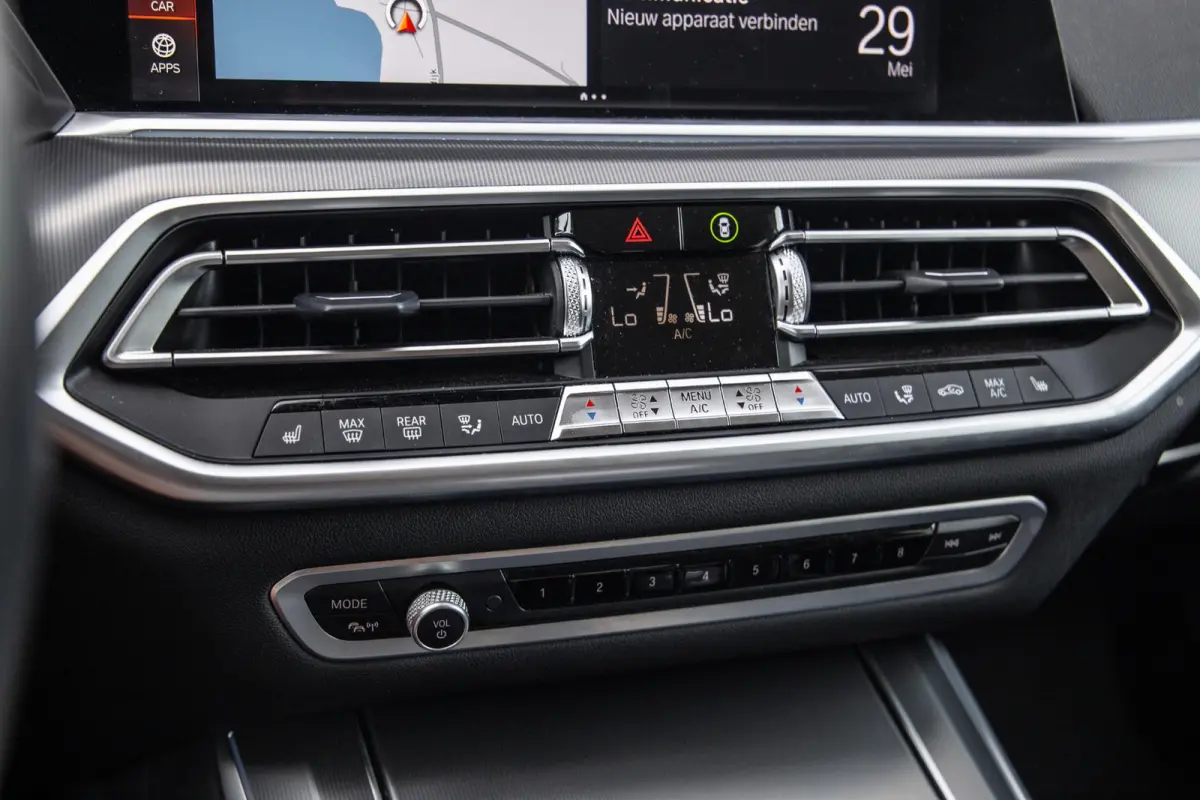 xDrive45e Executive CARPLAY / CAMERA / DEALER ONDERHOUDEN / LEER / STOELVERWARMING / BLACK ON BLACK