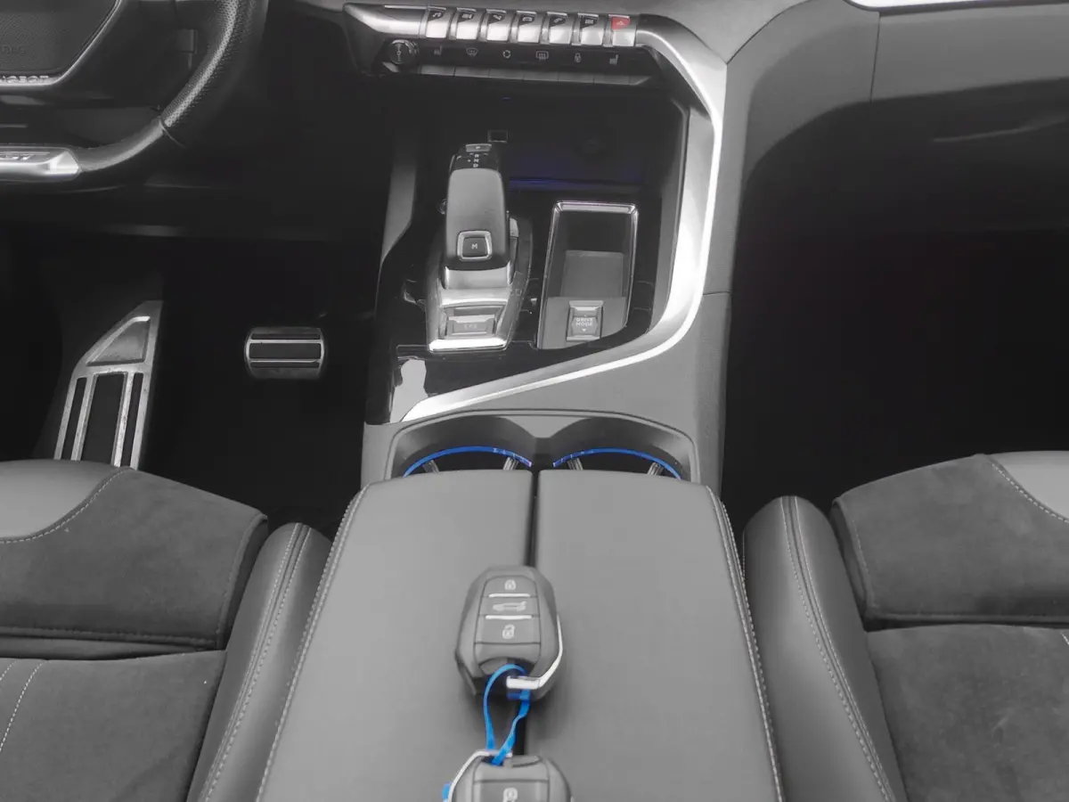 1.6 PureTech 180 PK Automaat GT-Line 7-Pers. | PANO | 360° | ADAPTIVE | KEYLESS | TREKHAAK