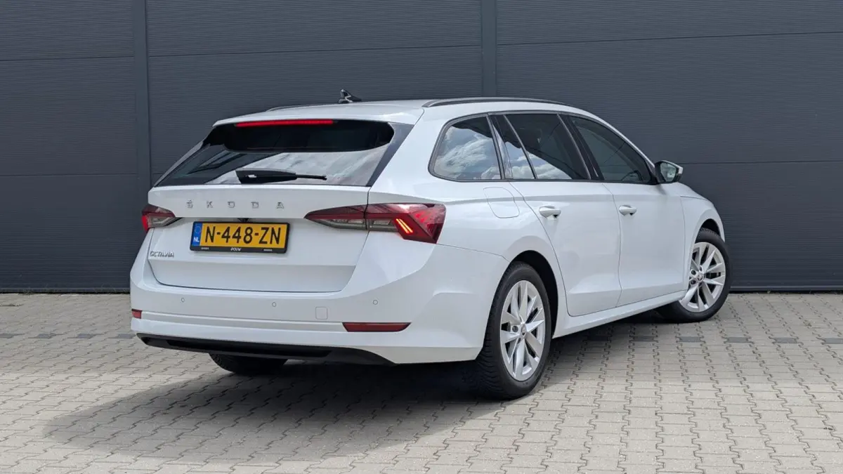 1.0 TSI 110pk Business Edition Plus | Navigatie | Camera | Adaptive Cruise