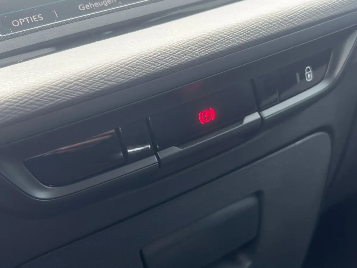 1.2 PureTech 130pk Selection-Gris Platinium-Carplay/Camera - Fijne hoogzitter