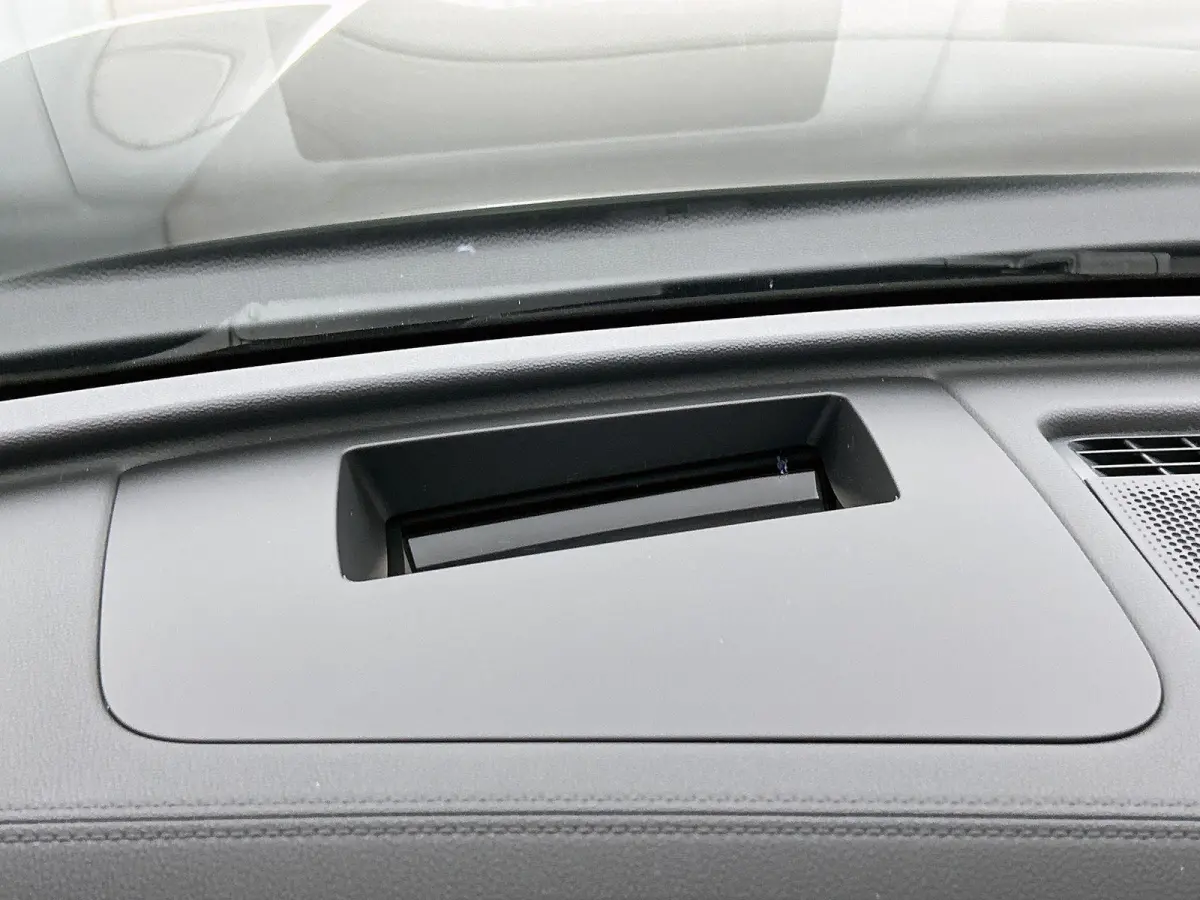 1.5 eHybrid R-Line Edition 204 PK Plug in Hybride | Panoramadak | Black Style | Apple Carplay | 360 Camera | Stoelverwarming | Navigatie | Achterklep elektrisch | Keyless Access | Head-Up di