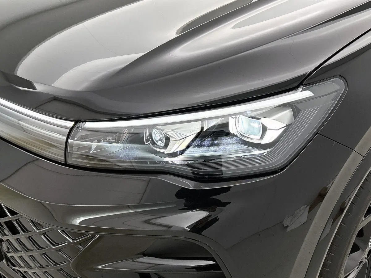 1.5 eHybrid R-Line Edition 204 PK Plug in Hybride | Panoramadak | Black Style | Apple Carplay | 360 Camera | Stoelverwarming | Navigatie | Achterklep elektrisch | Keyless Access | Head-Up di