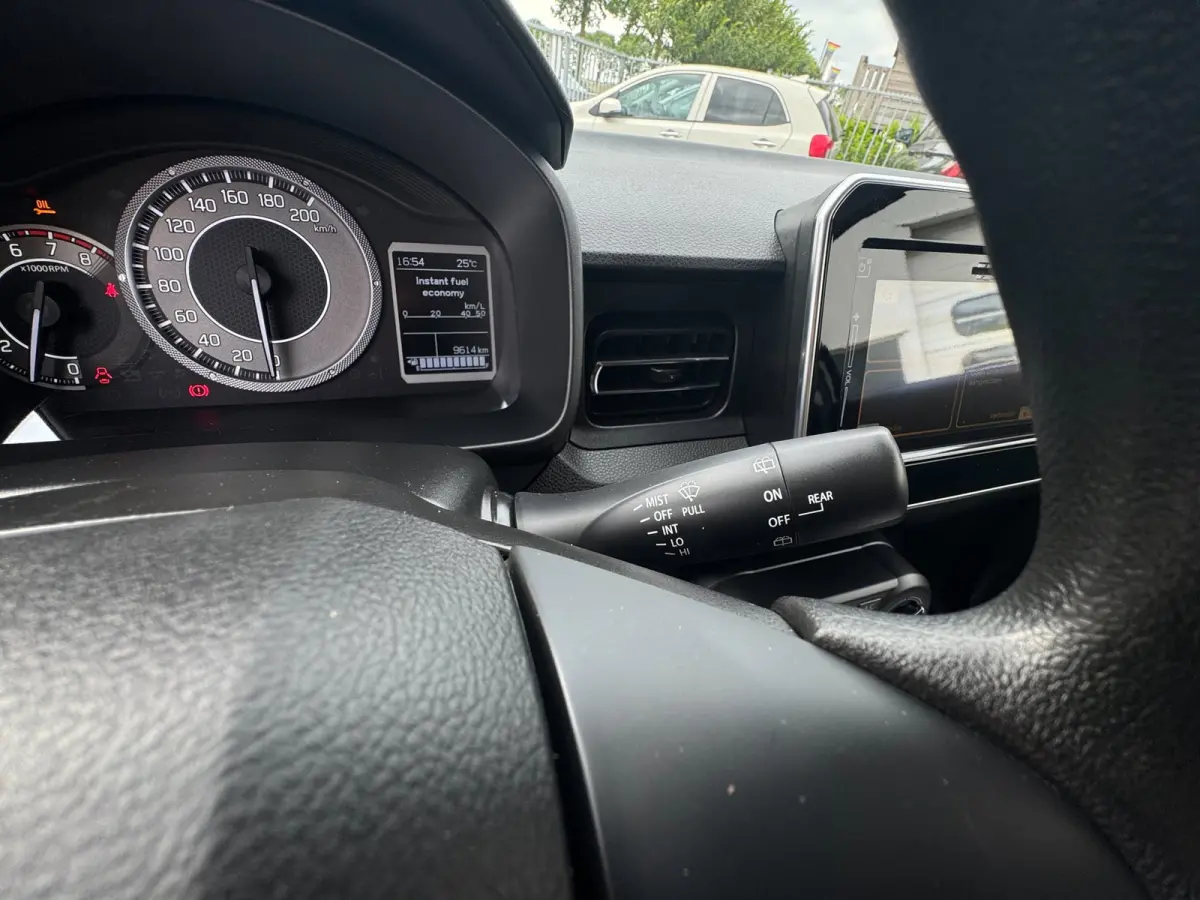 1.2 Smart Hybrid Select 2025 / CAMERA / HOGE INSTAP / CARPLAY / STOELVERWARMING / 16INCH LMV