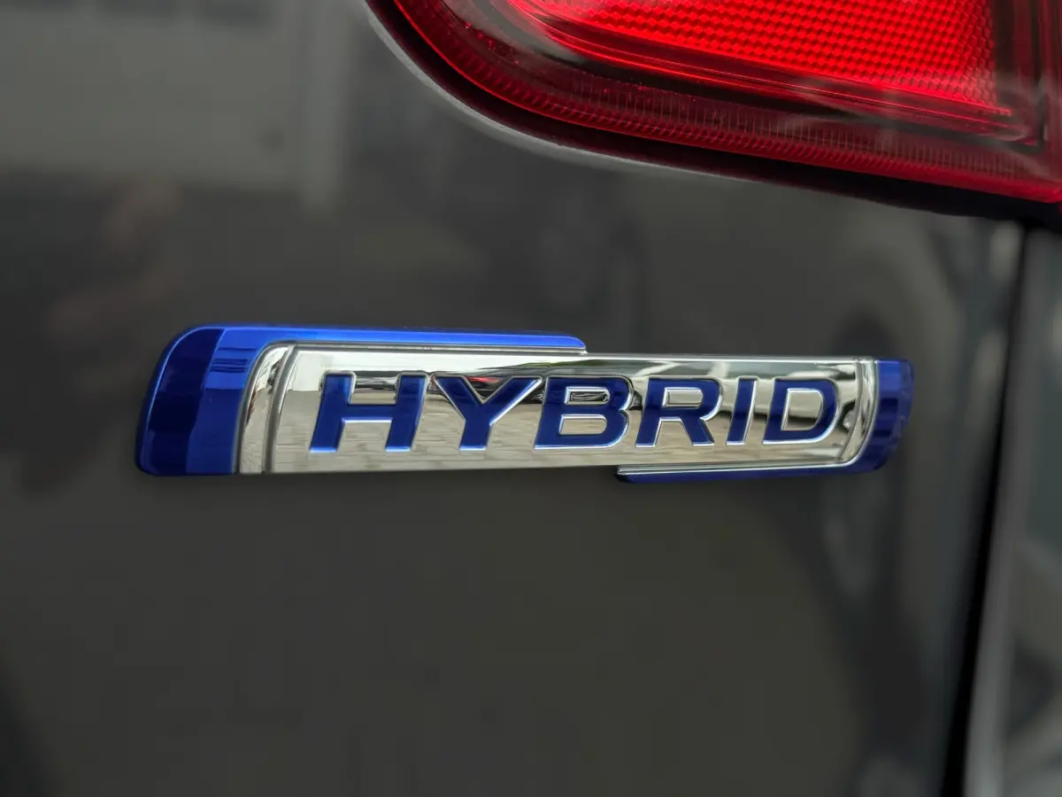 1.2 Smart Hybrid Select 2025 / CAMERA / HOGE INSTAP / CARPLAY / STOELVERWARMING / 16INCH LMV
