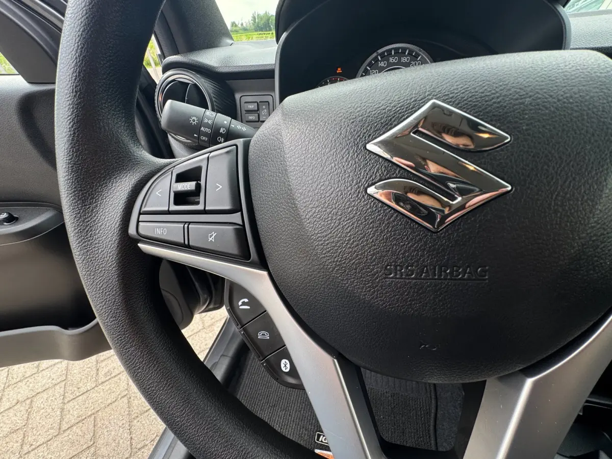 1.2 Smart Hybrid Select 2025 / CAMERA / HOGE INSTAP / CARPLAY / STOELVERWARMING / 16INCH LMV