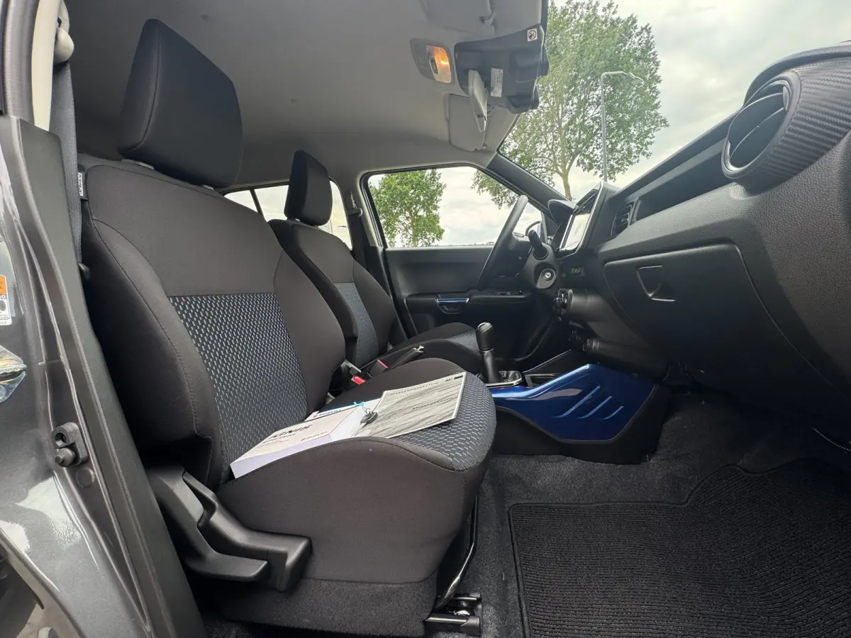 1.2 Smart Hybrid Select 2025 / CAMERA / HOGE INSTAP / CARPLAY / STOELVERWARMING / 16INCH LMV