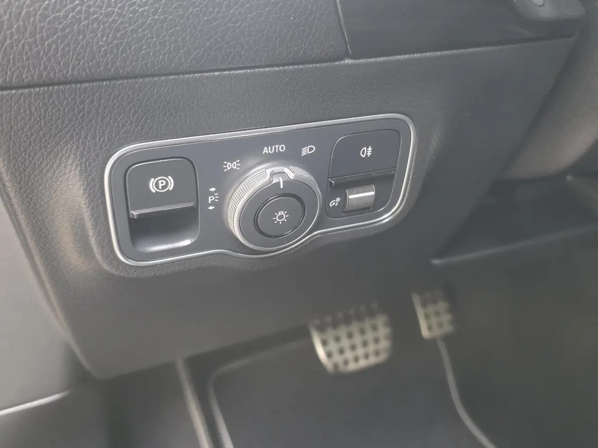 AMG 250 e Business Line | SOH 95,28% | Navigatie | Climate Control | Cruise Control | Licht metalen velgen | Apple Carplay