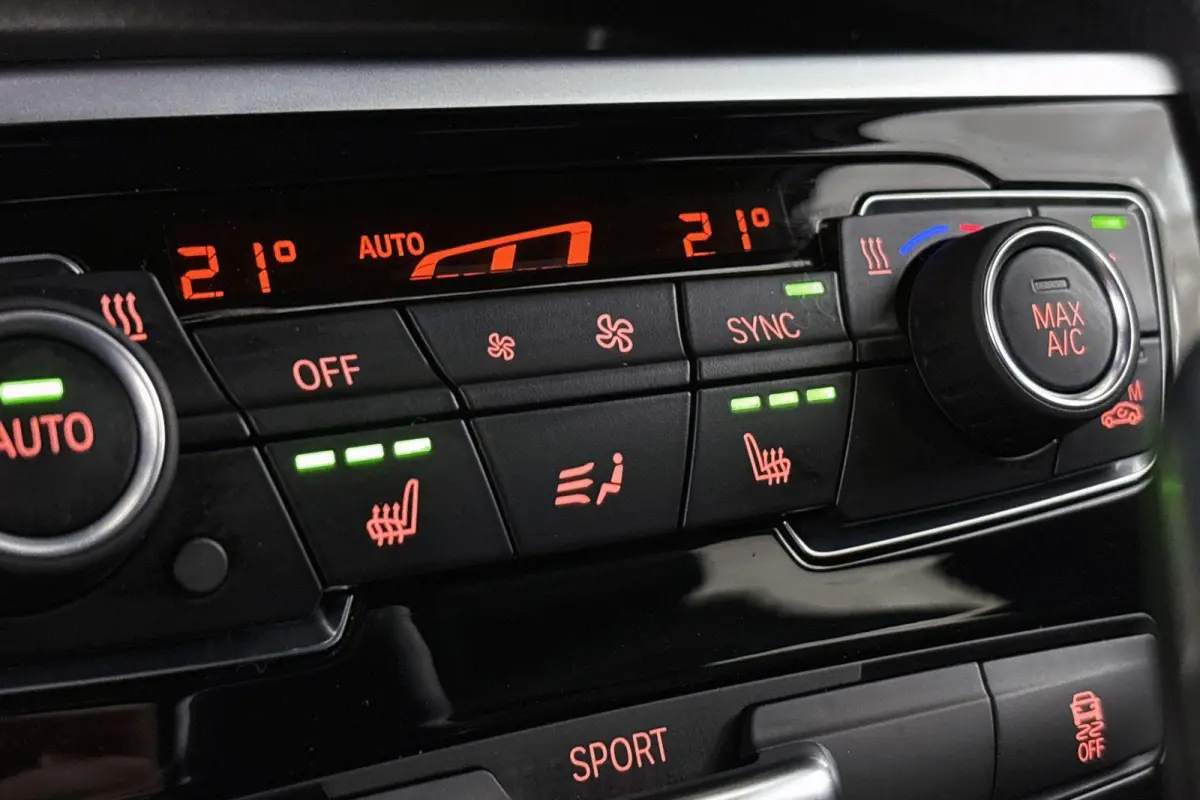 218i M Sport Head-Up Sportstoelen Stoelverwarming HiFi Camera
