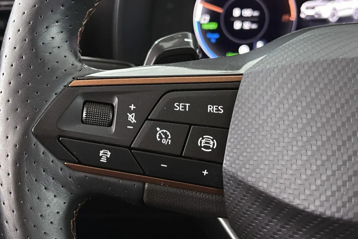 1.4 e-Hybrid Business Stuur-Stoelverwarming Achteruitrijcamera Keyless Apple Carplay