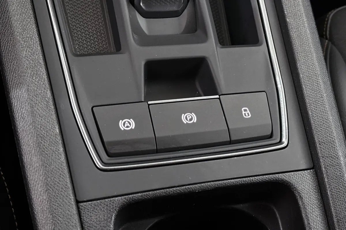 1.4 e-Hybrid Business Stuur-Stoelverwarming Achteruitrijcamera Keyless Apple Carplay