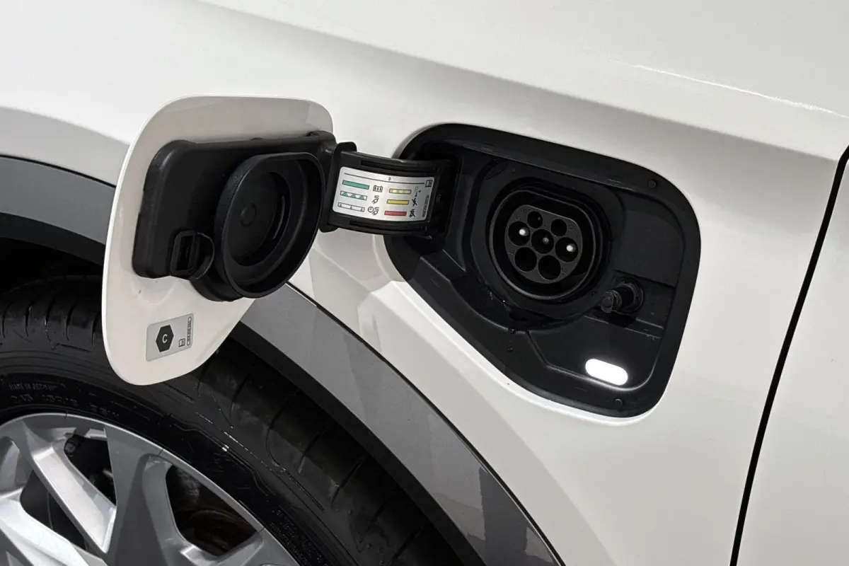1.4 e-Hybrid Business Stuur-Stoelverwarming Achteruitrijcamera Keyless Apple Carplay