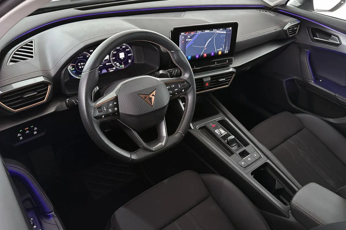 1.4 e-Hybrid Business Stuur-Stoelverwarming Achteruitrijcamera Keyless Apple Carplay
