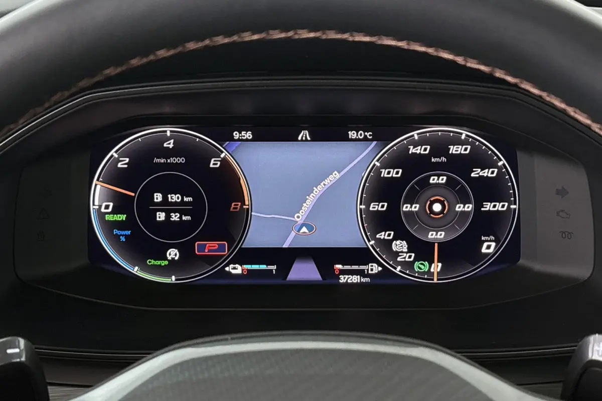 1.4 e-Hybrid Business Stuur-Stoelverwarming Achteruitrijcamera Keyless Apple Carplay