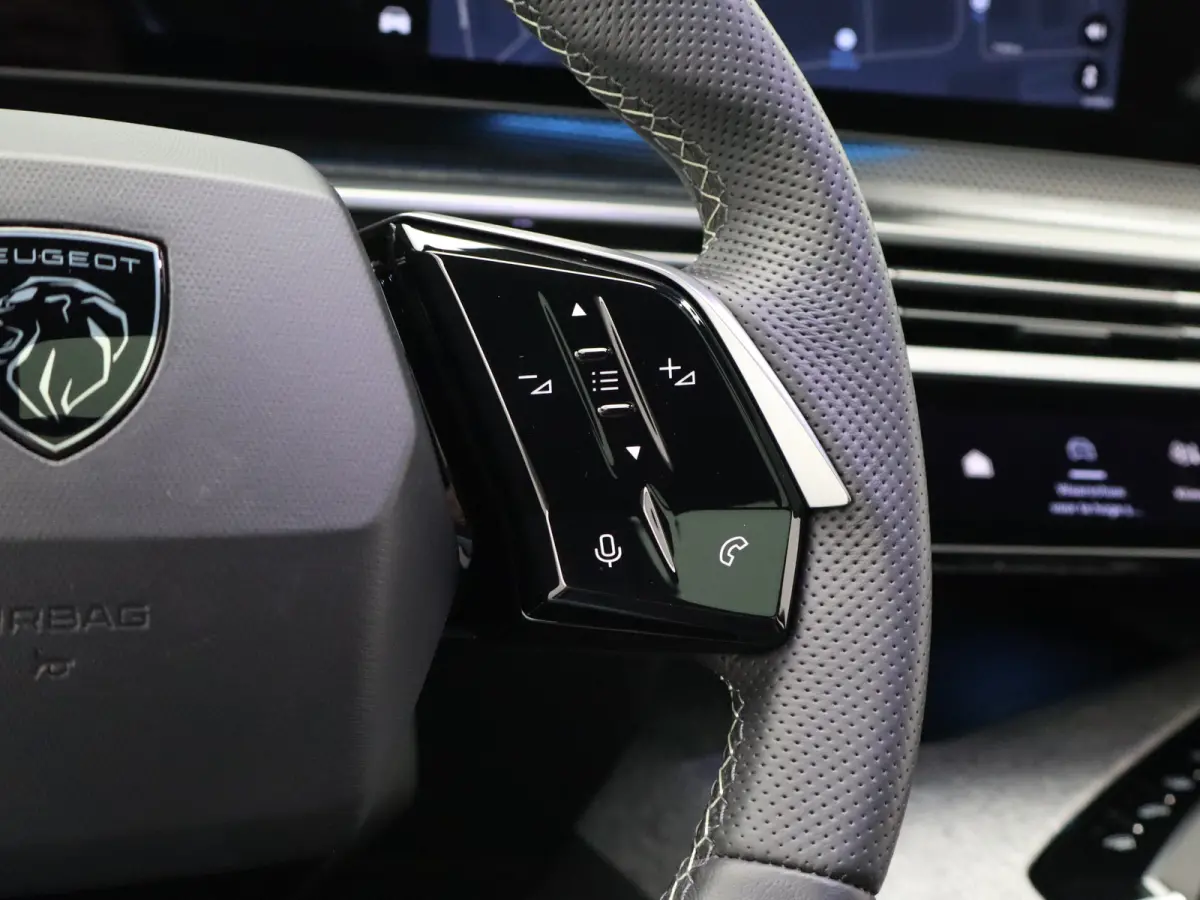 GT 73 kWh Panoramadak | 360 Graden Camera | Adaptieve Cruise Control | Drive Assist | Lederen Bekleding | Stoelverwaring en Ventilatie | Dodehoekbewaking | Matrix LED | Draadloze Carplay