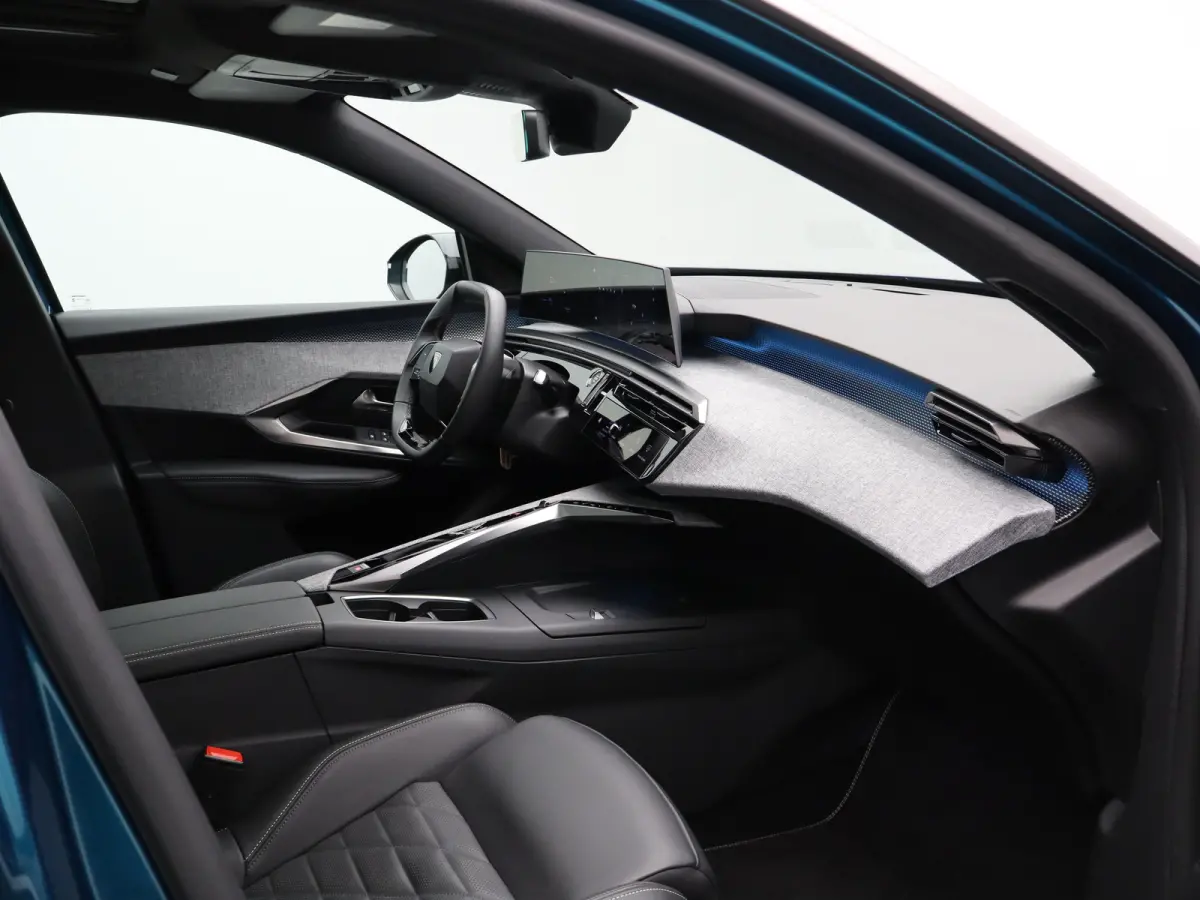 GT 73 kWh Panoramadak | 360 Graden Camera | Adaptieve Cruise Control | Drive Assist | Lederen Bekleding | Stoelverwaring en Ventilatie | Dodehoekbewaking | Matrix LED | Draadloze Carplay