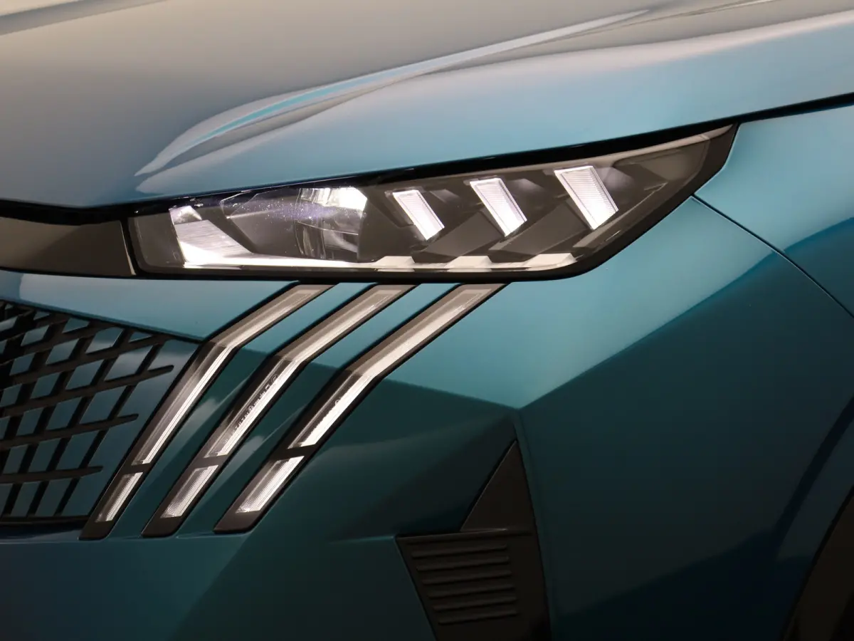 GT 73 kWh Panoramadak | 360 Graden Camera | Adaptieve Cruise Control | Drive Assist | Lederen Bekleding | Stoelverwaring en Ventilatie | Dodehoekbewaking | Matrix LED | Draadloze Carplay