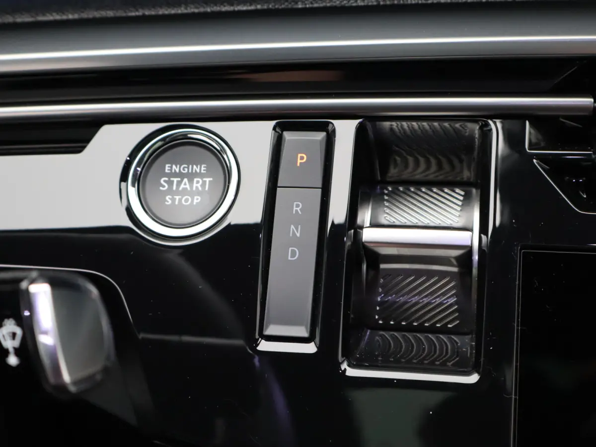 GT 73 kWh Panoramadak | 360 Graden Camera | Adaptieve Cruise Control | Drive Assist | Lederen Bekleding | Stoelverwaring en Ventilatie | Dodehoekbewaking | Matrix LED | Draadloze Carplay