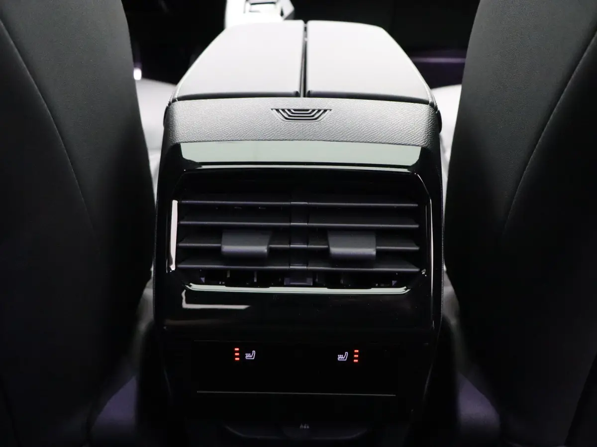 GT 73 kWh Panoramadak | 360 Graden Camera | Adaptieve Cruise Control | Drive Assist | Lederen Bekleding | Stoelverwaring en Ventilatie | Dodehoekbewaking | Matrix LED | Draadloze Carplay