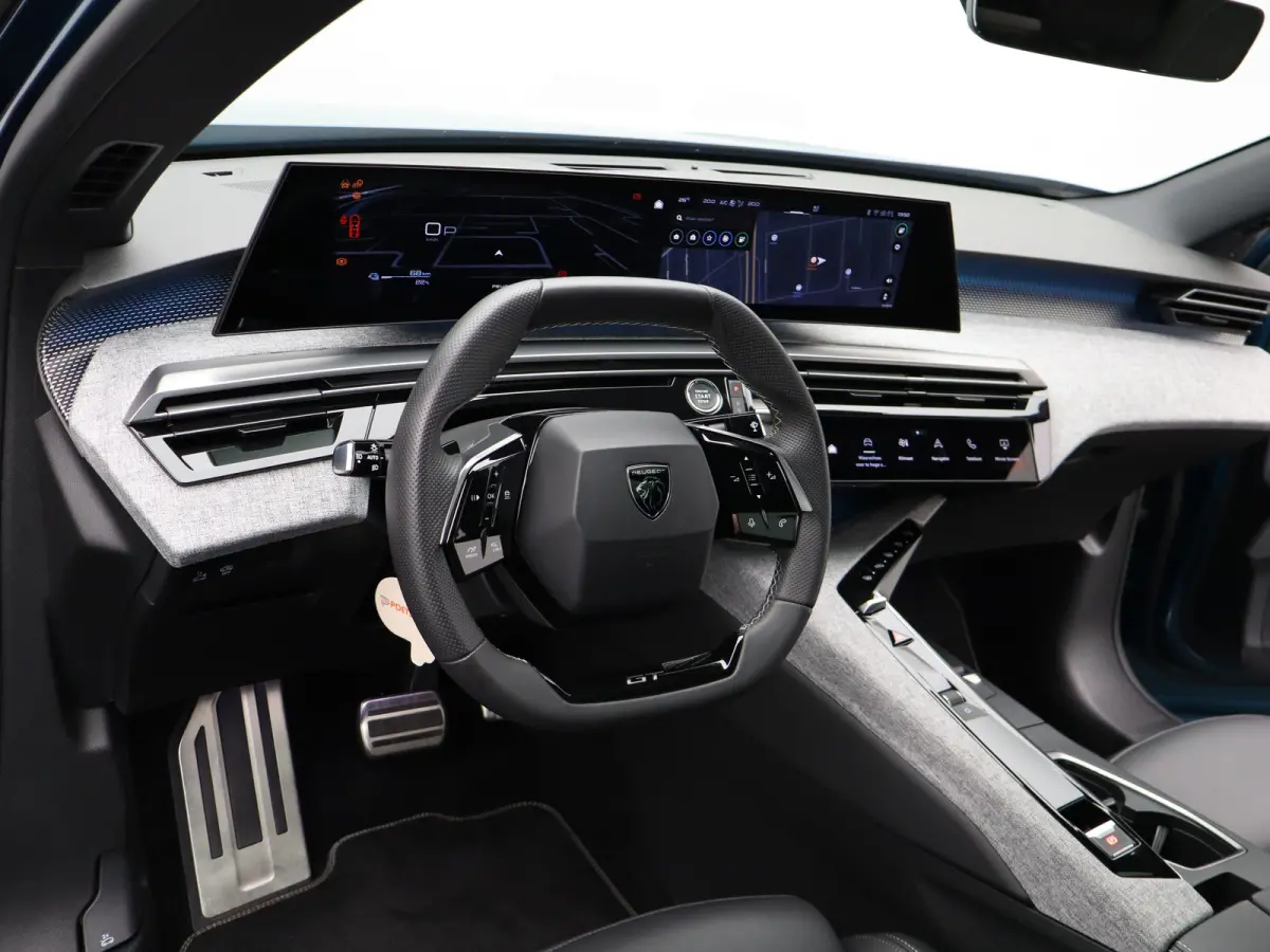 GT 73 kWh Panoramadak | 360 Graden Camera | Adaptieve Cruise Control | Drive Assist | Lederen Bekleding | Stoelverwaring en Ventilatie | Dodehoekbewaking | Matrix LED | Draadloze Carplay