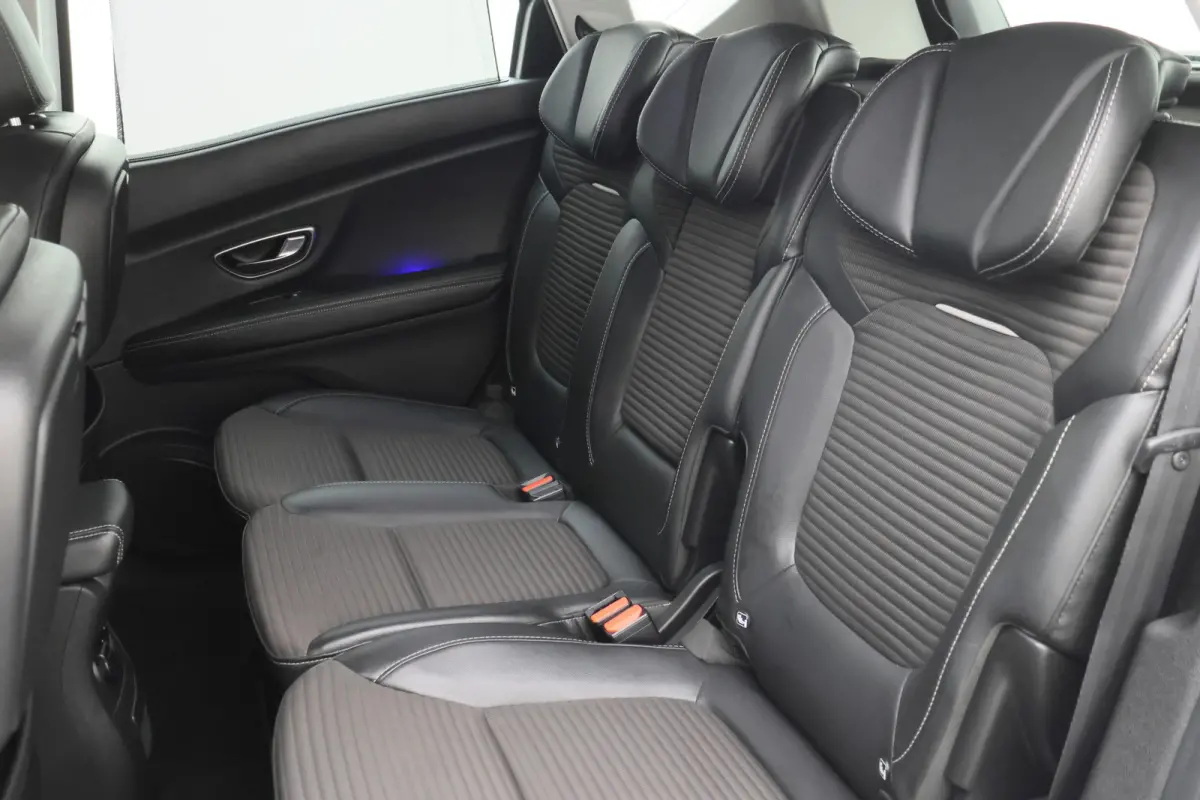 1.2 TCe Intens Leder/Stof, Climate, Cruise, Apple Carplay, Verwarmde stoelen, Trekhaak, 20''
