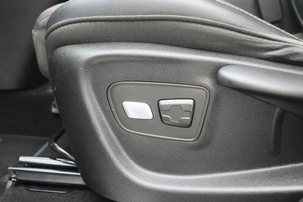 1.2 TCe Intens Leder/Stof, Climate, Cruise, Apple Carplay, Verwarmde stoelen, Trekhaak, 20''
