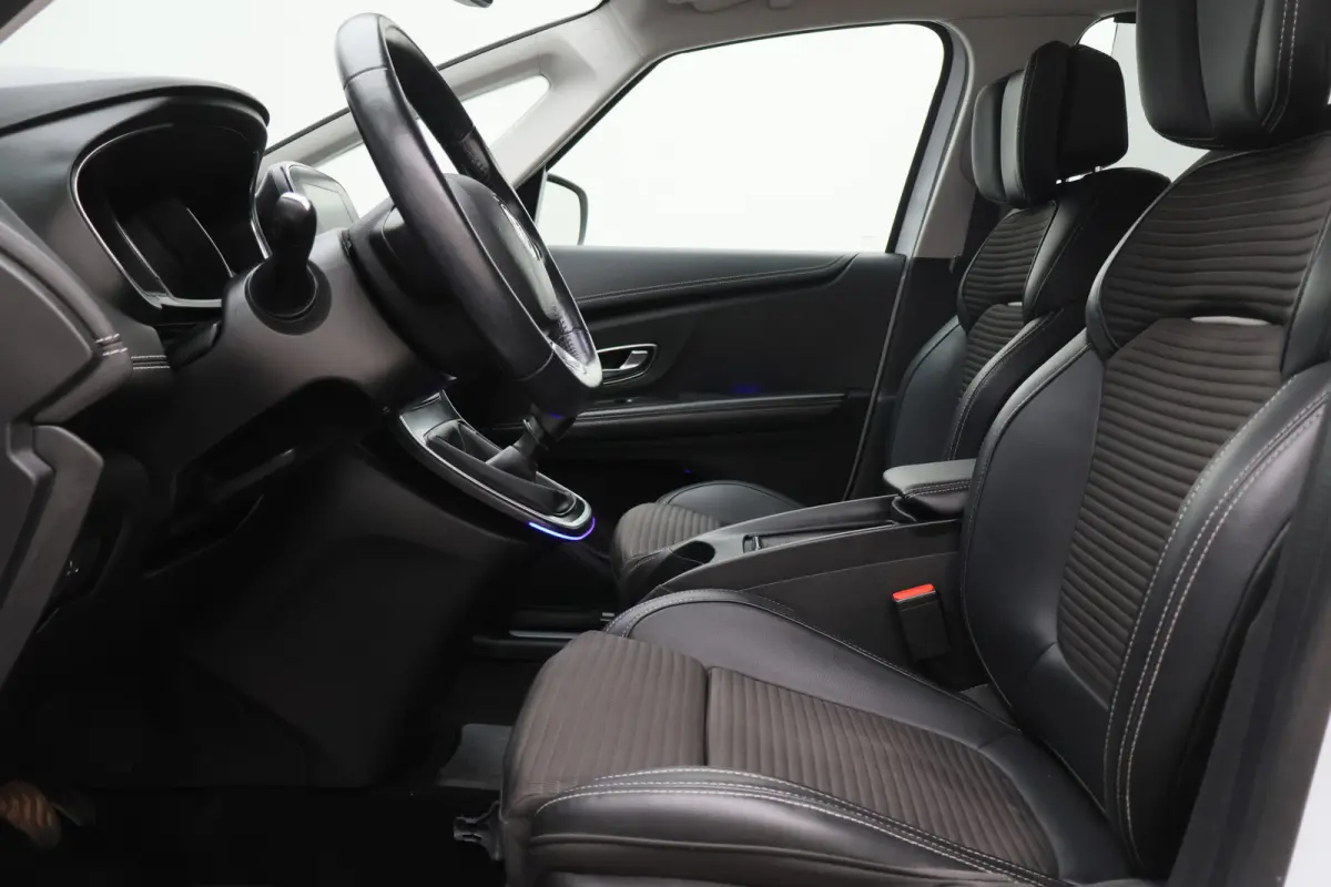 1.2 TCe Intens Leder/Stof, Climate, Cruise, Apple Carplay, Verwarmde stoelen, Trekhaak, 20''
