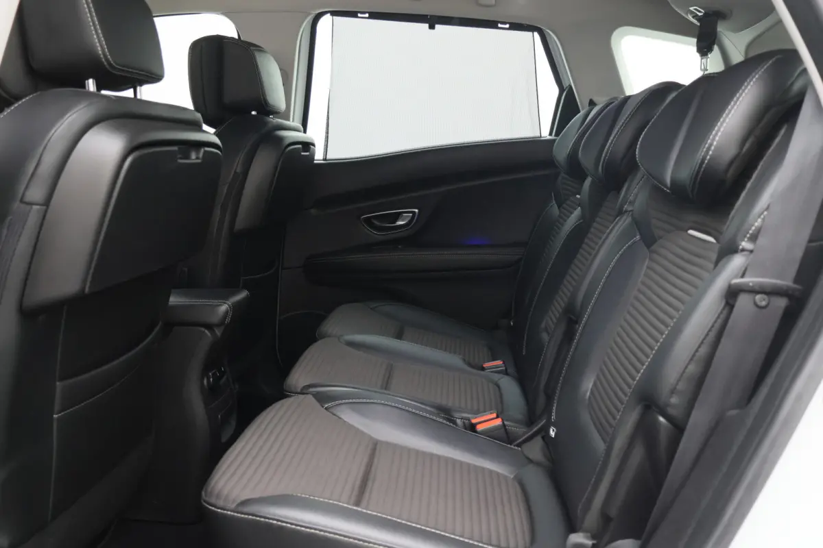 1.2 TCe Intens Leder/Stof, Climate, Cruise, Apple Carplay, Verwarmde stoelen, Trekhaak, 20''
