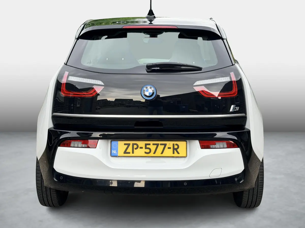 Basis 120Ah 42 kWh SOH 85,1% / Warmtepomp / Comfort-Pakket / 3 Fase / Stoelverwarming / Dealeronderhouden / 2x Laadkabel / Cruise Control / Navigatie Pakket /