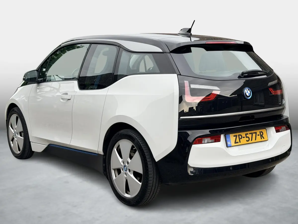 Basis 120Ah 42 kWh SOH 85,1% / Warmtepomp / Comfort-Pakket / 3 Fase / Stoelverwarming / Dealeronderhouden / 2x Laadkabel / Cruise Control / Navigatie Pakket /