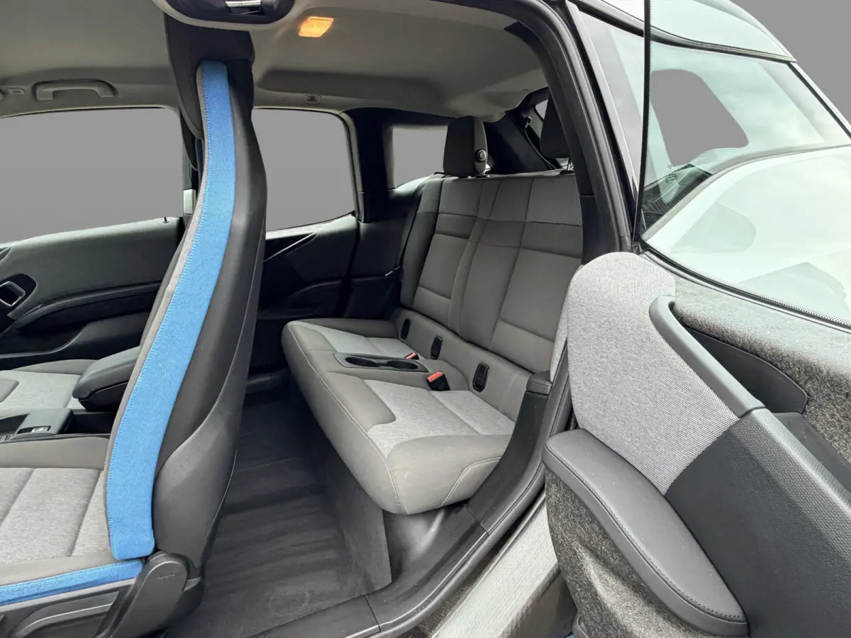 Basis 120Ah 42 kWh SOH 85,1% / Warmtepomp / Comfort-Pakket / 3 Fase / Stoelverwarming / Dealeronderhouden / 2x Laadkabel / Cruise Control / Navigatie Pakket /