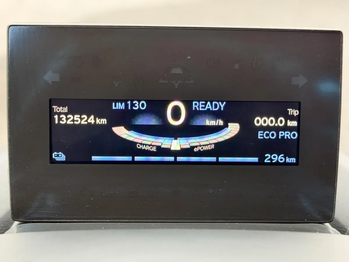 Basis 120Ah 42 kWh SOH 85,1% / Warmtepomp / Comfort-Pakket / 3 Fase / Stoelverwarming / Dealeronderhouden / 2x Laadkabel / Cruise Control / Navigatie Pakket /