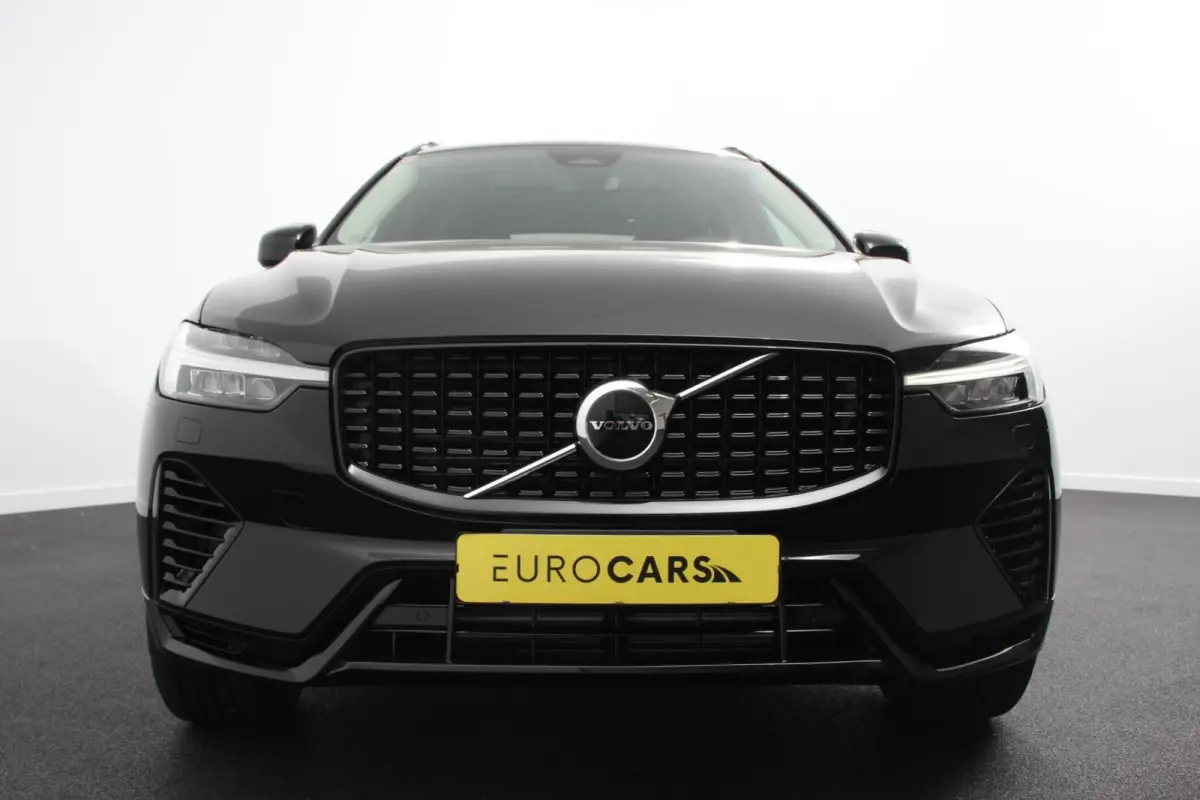 2.0 T6 Plug-in hybrid AWD Plus Dark Adaptieve cruise control Leder Navigatie Google Harman Kardon Panorama dak Lichtmetalen Velgen 19" Dab Stoelverwarming Camera Led Climate control Apple Ca