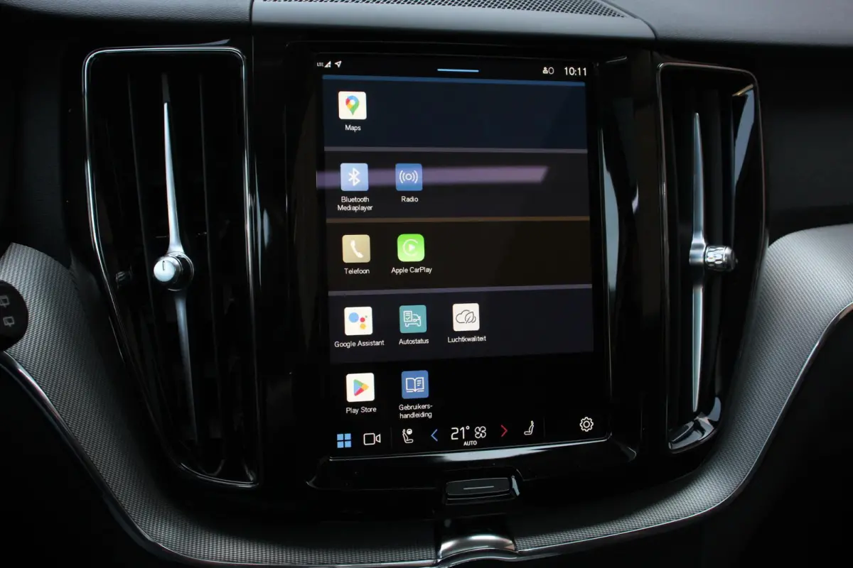 2.0 T6 Plug-in hybrid AWD Plus Dark Adaptieve cruise control Leder Navigatie Google Harman Kardon Panorama dak Lichtmetalen Velgen 19" Dab Stoelverwarming Camera Led Climate control Apple Ca