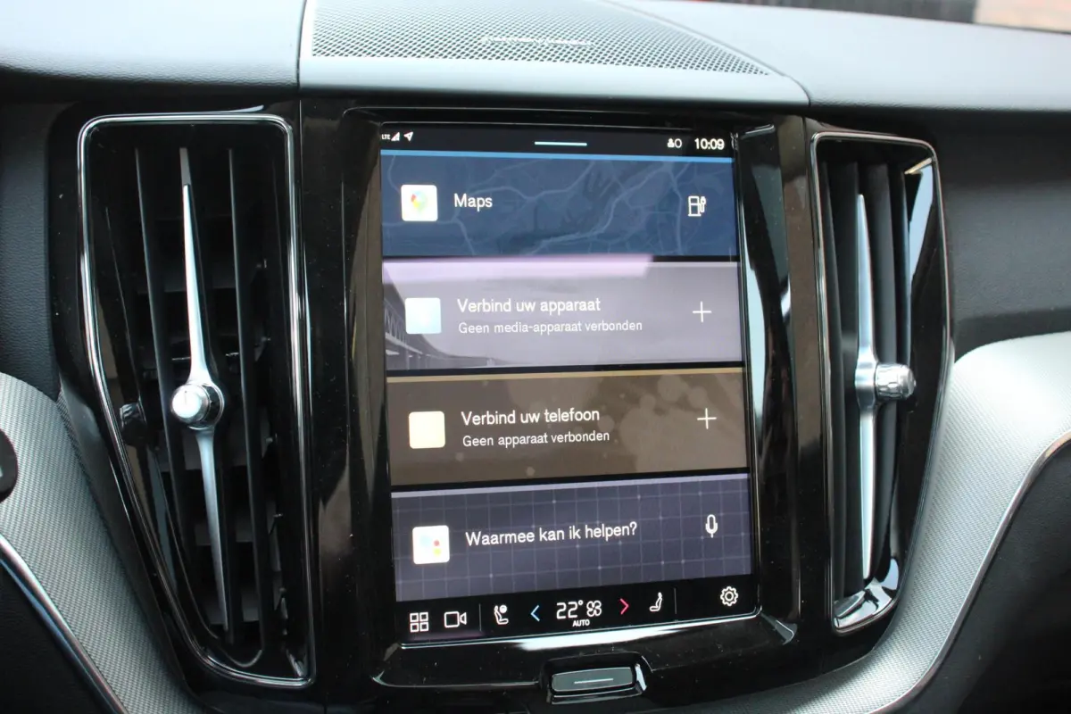 2.0 T6 Plug-in hybrid AWD Plus Dark Adaptieve cruise control Leder Navigatie Google Harman Kardon Panorama dak Lichtmetalen Velgen 19" Dab Stoelverwarming Camera Led Climate control Apple Ca