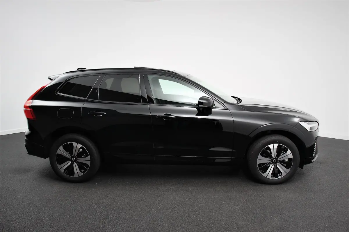 2.0 T6 Plug-in hybrid AWD Plus Dark Adaptieve cruise control Leder Navigatie Google Harman Kardon Panorama dak Lichtmetalen Velgen 19" Dab Stoelverwarming Camera Led Climate control Apple Ca