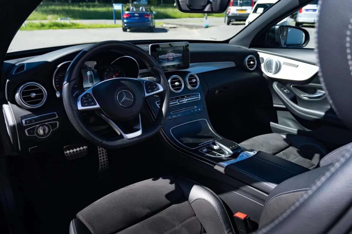 250 Premium AMG|UNIEK|Bordeaux|Burmester|Camera|Nekverwarming|Dealer onderhouden