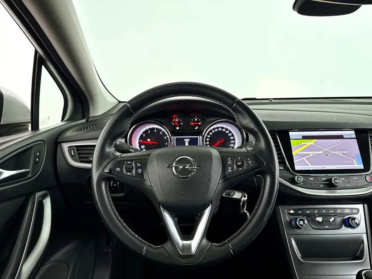 1.0 Online Edition | Airco | Cruise control | Extra getint glas | Trekhaak