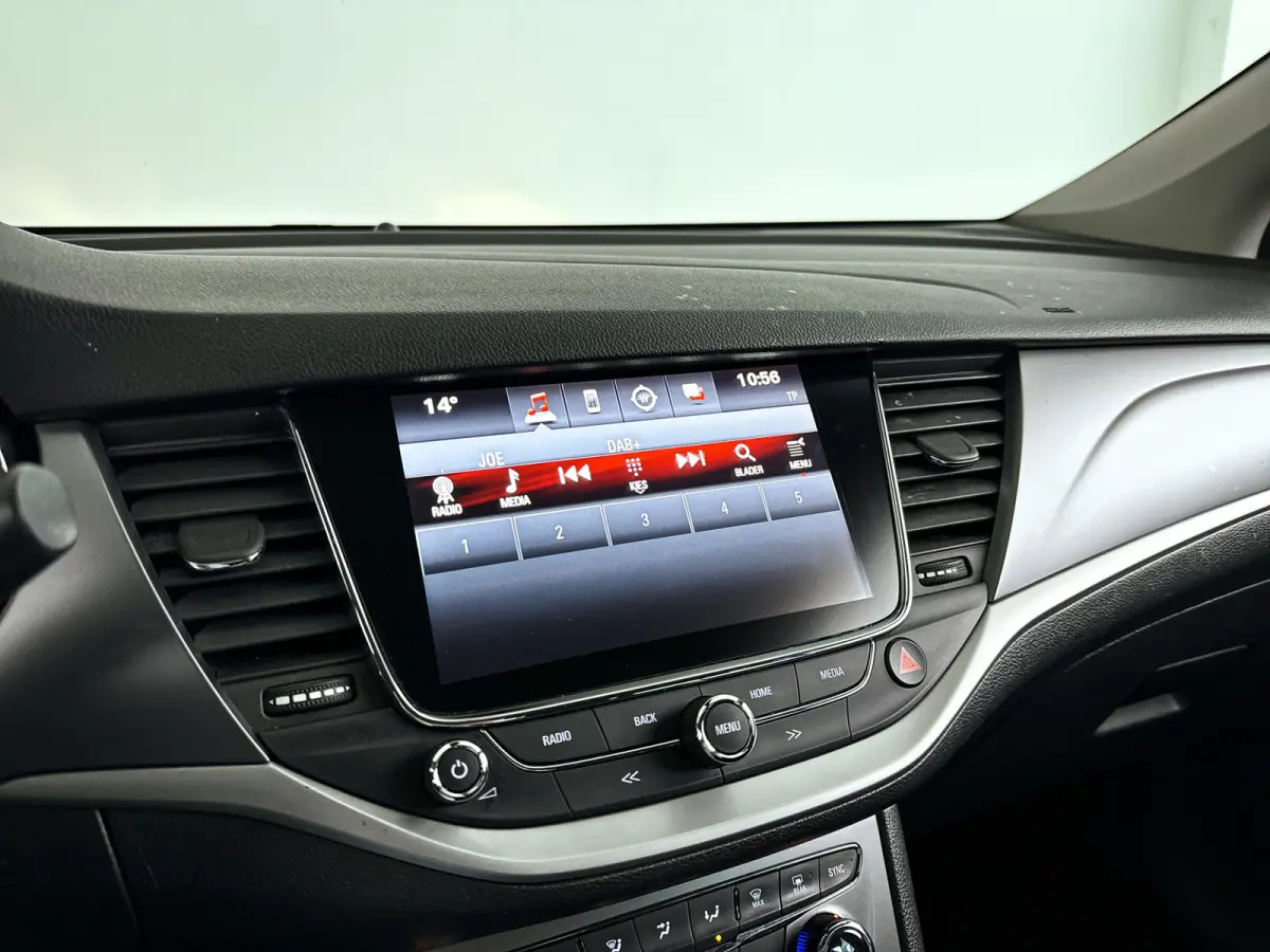 1.0 Online Edition | Airco | Cruise control | Extra getint glas | Trekhaak