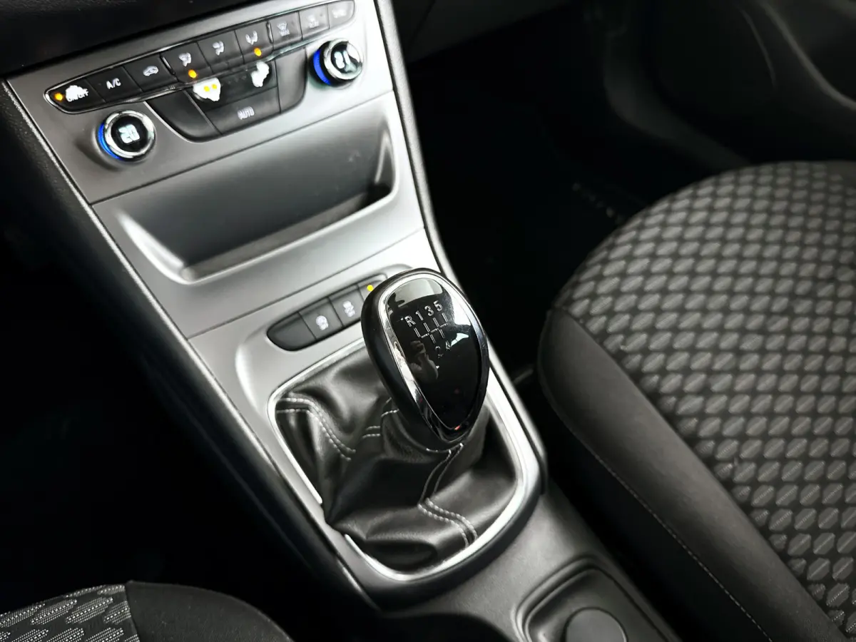 1.0 Online Edition | Airco | Cruise control | Extra getint glas | Trekhaak