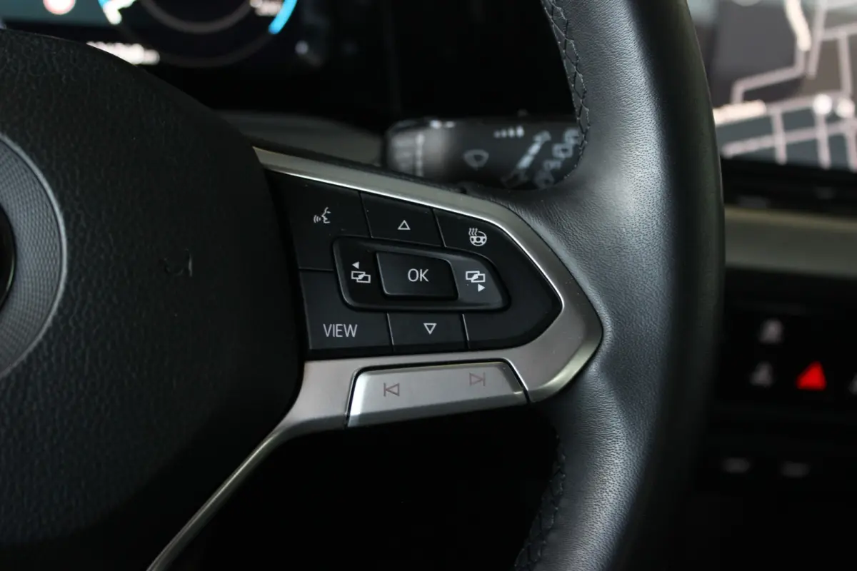 1.5 TSI Life Business 1e eigenaar | Pano | Stoel/Stuurverw. | IQ Light | LED Matrix | Alcantara | Memorystoel | Massage | Carplay | 17" LMV | PDC V+A