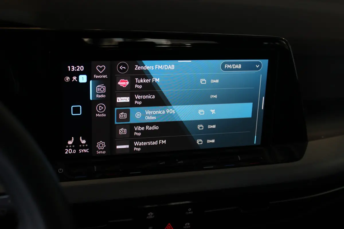 1.5 TSI Life Business 1e eigenaar | Pano | Stoel/Stuurverw. | IQ Light | LED Matrix | Alcantara | Memorystoel | Massage | Carplay | 17" LMV | PDC V+A
