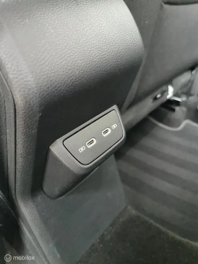 1.0 TSI 95PK/DSG/ACC/CARPLAY/IQLIGHT/DAB/PDC