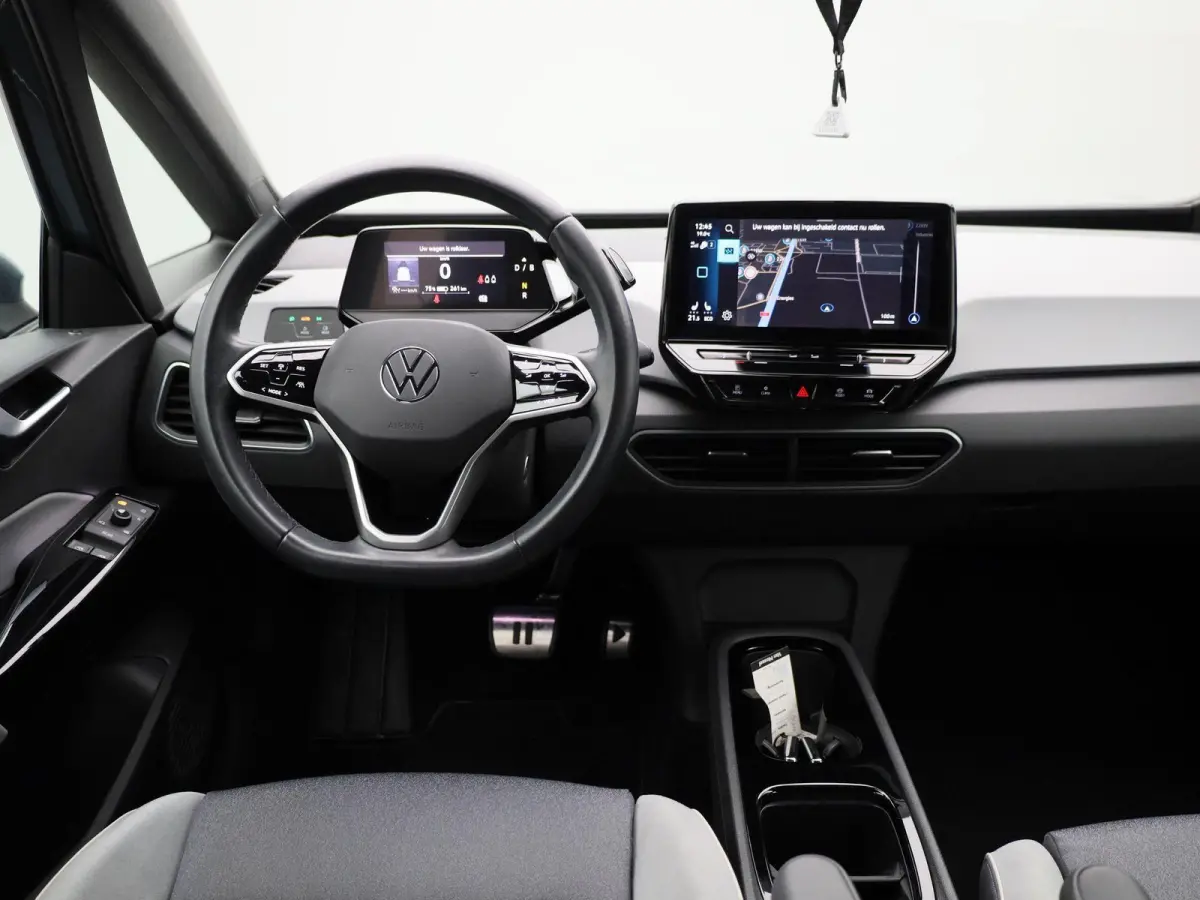 58 kWh Pro | SoH 91% | Parkeercamera | Stoel en Stuurverwarming | Navigatie | Ergo Stoel ( Massage + Memory ) | All Season Banden |