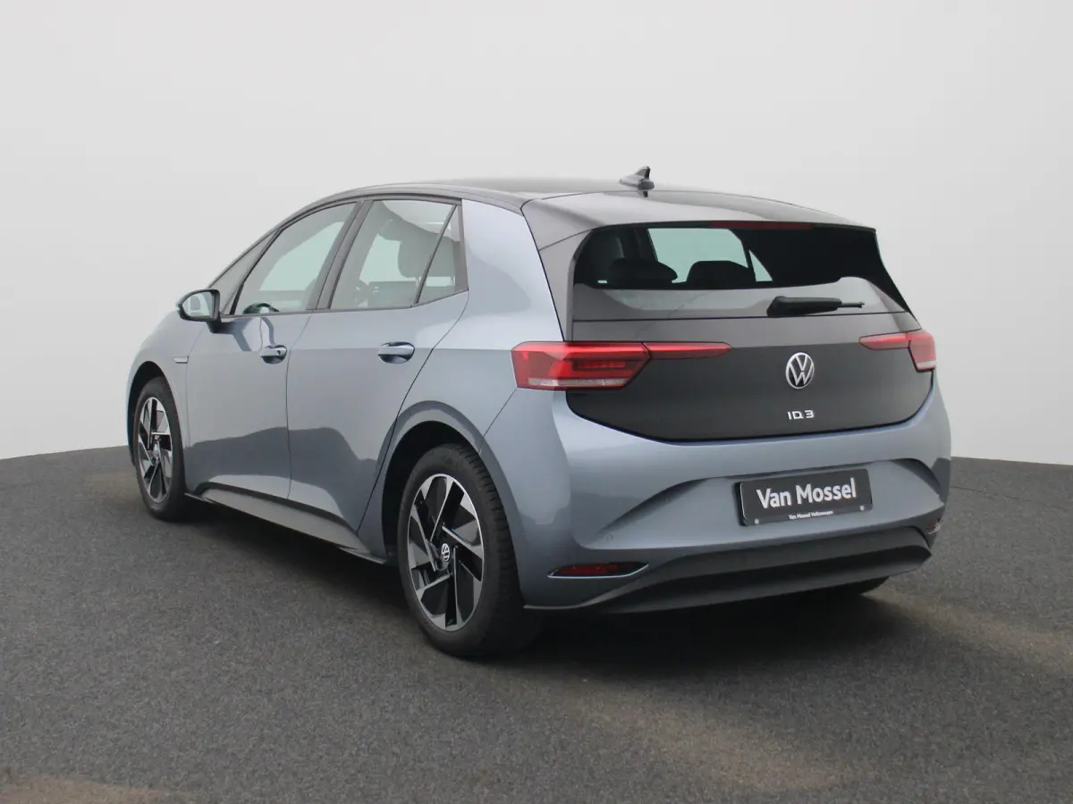 58 kWh Pro | SoH 91% | Parkeercamera | Stoel en Stuurverwarming | Navigatie | Ergo Stoel ( Massage + Memory ) | All Season Banden |
